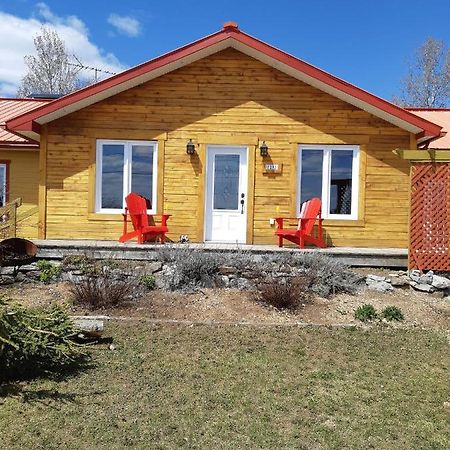 Auberge Ma Maison Sainte-Melanie Exteriör bild