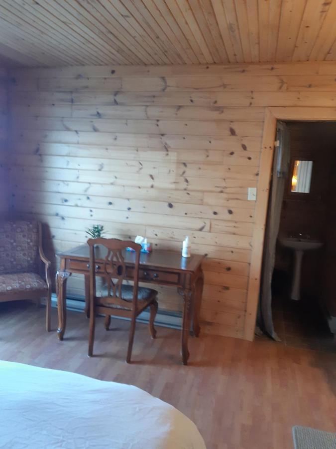 Auberge Ma Maison Sainte-Melanie Exteriör bild
